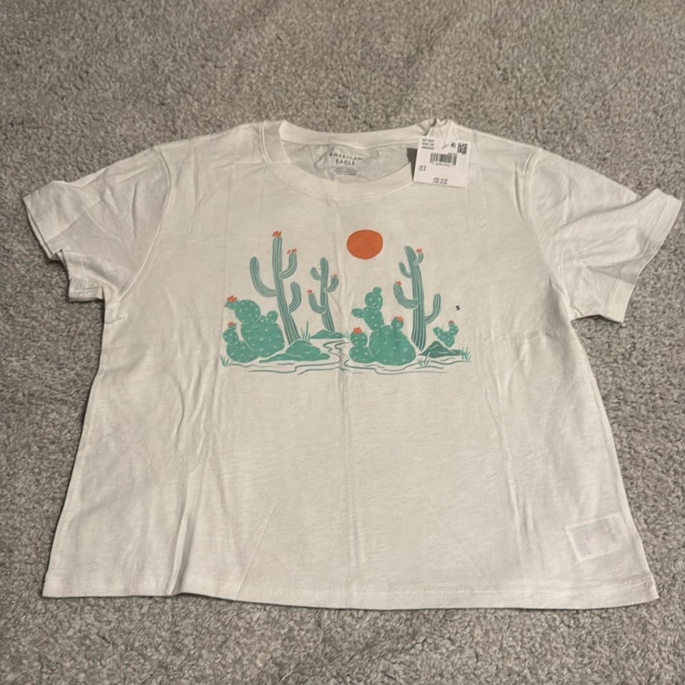 NWT American Eagle graphic tee